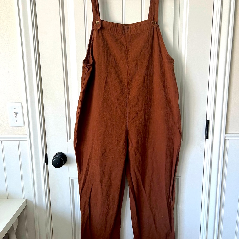 SHEIN overalls. Size L. Back pockets. Wood buttons. Rust colored linen fabric.
